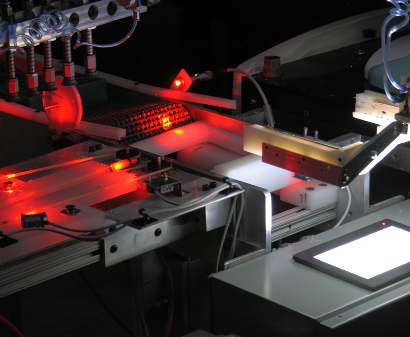 Pharma tube-handling machine and Kawasaki Duaro robot
